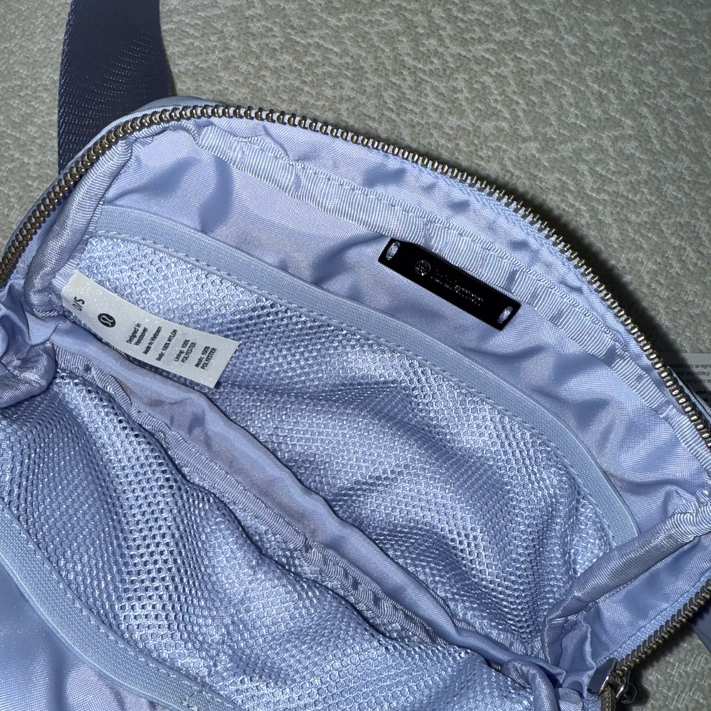 Lululemon Blue Linen Belt Bag - Picture 2 of 3